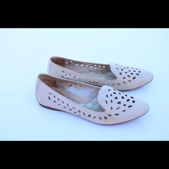 Born flats - Picture 1 of 7